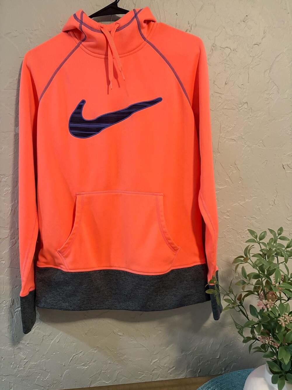 Nike Therma-Fit Neon Orange Hoodie Size M